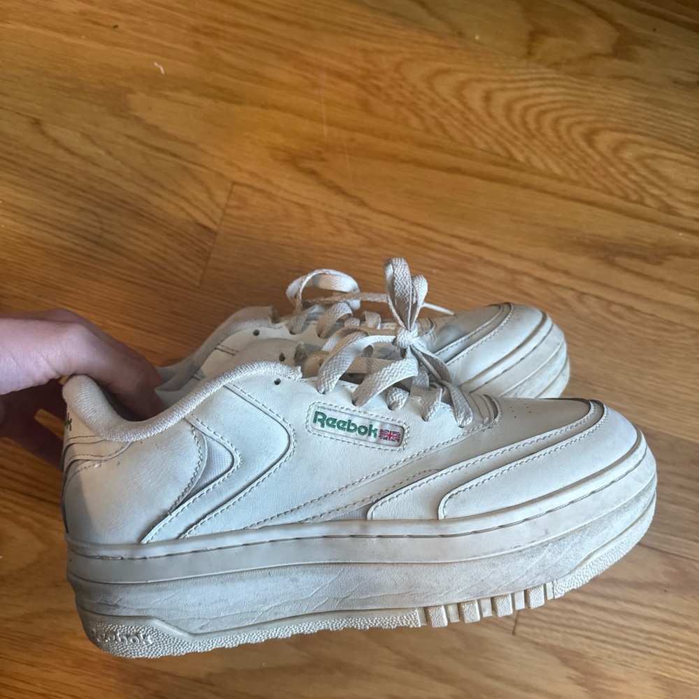 Reebok Beige/white Sneakers